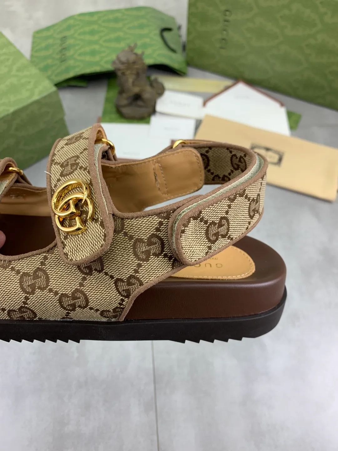 Men's Men's Shoes 💰P460💰【New Style】High Version 🎁🎁🎁 GUCCI New Year of the Snake casual slippers, original official website, perfect workmanship, transmitting a kind of noble luxury, sublimating its definition of luxury in Gucci's high-end extraordinary craftsmanship. Original Gucci double G combination outsole, code number: 35-45, complete package